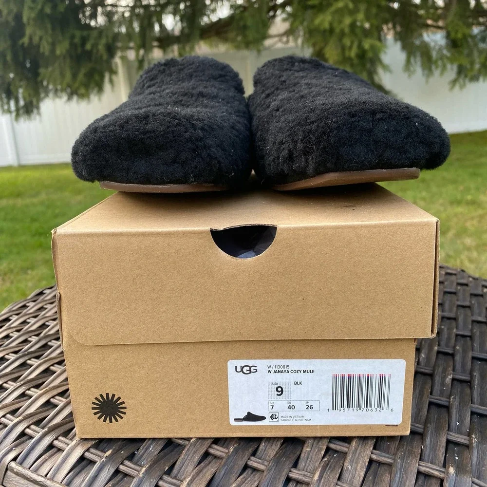 NWT/NIB UGG Women's Janaya Shearling Cozy Slip-On Slides Mule (Size 9)